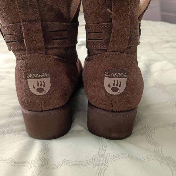 BearPaw Tan Suede Boots with Soft Lining - Picture 6 of 8
